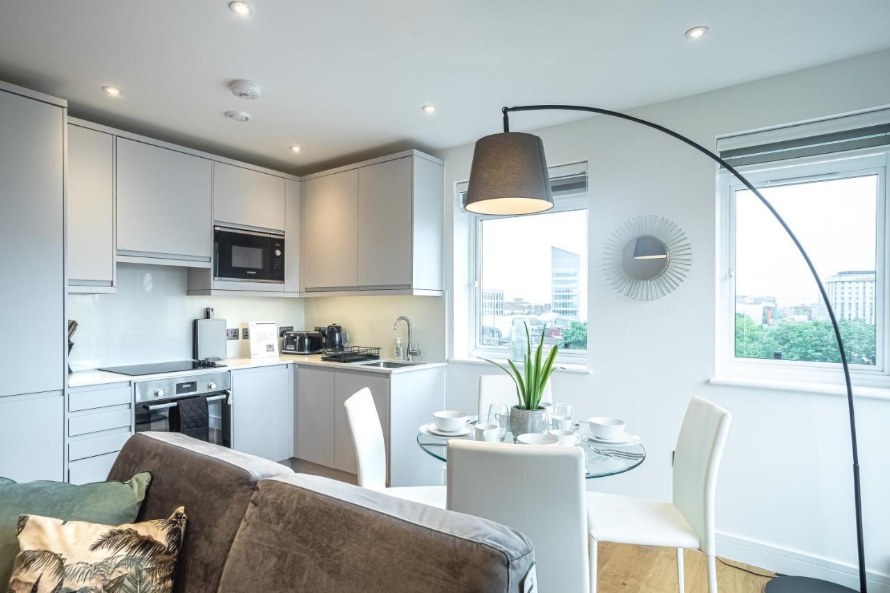 Deluxe Chic 1 2 Bed Apts Near Heathrow Legoland Windsor Slough Villa Exterior foto