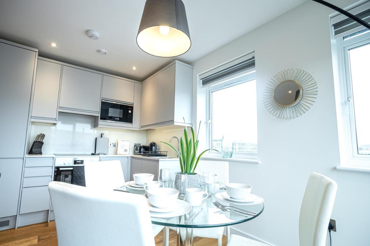 Deluxe Chic 1 2 Bed Apts Near Heathrow Legoland Windsor Slough Villa Exterior foto