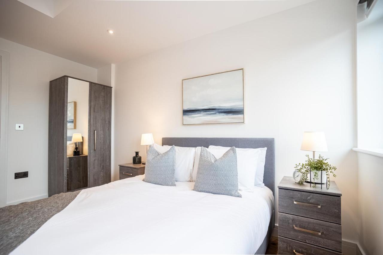 Deluxe Chic 1 2 Bed Apts Near Heathrow Legoland Windsor Slough Villa Exterior foto