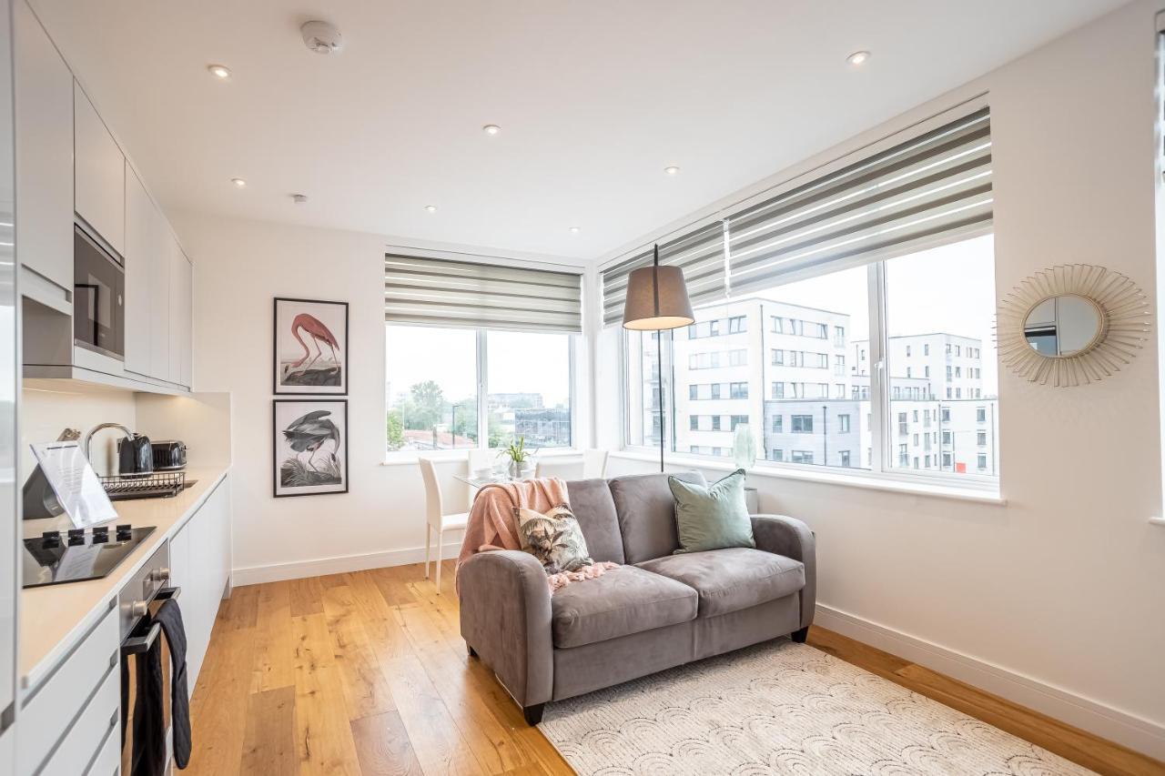 Deluxe Chic 1 2 Bed Apts Near Heathrow Legoland Windsor Slough Villa Exterior foto