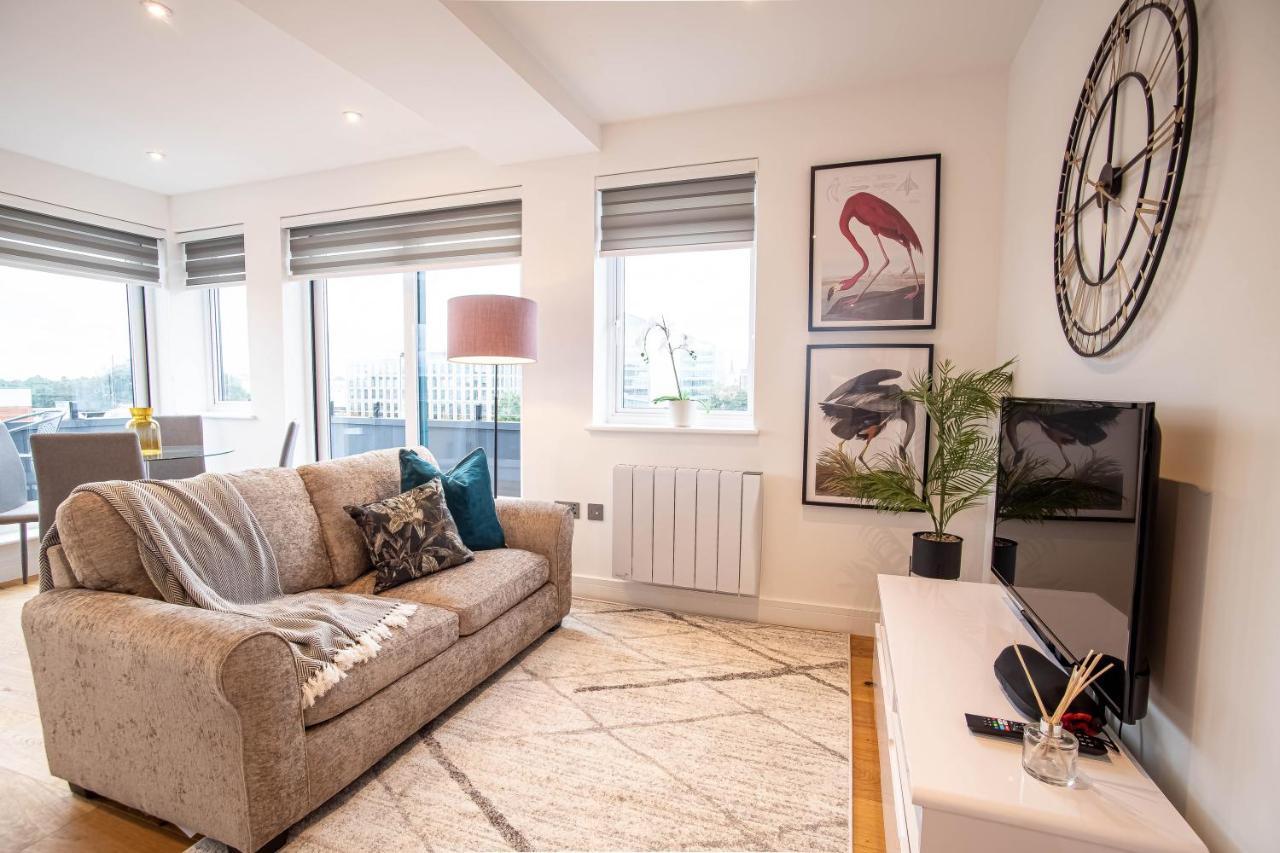 Deluxe Chic 1 2 Bed Apts Near Heathrow Legoland Windsor Slough Villa Exterior foto