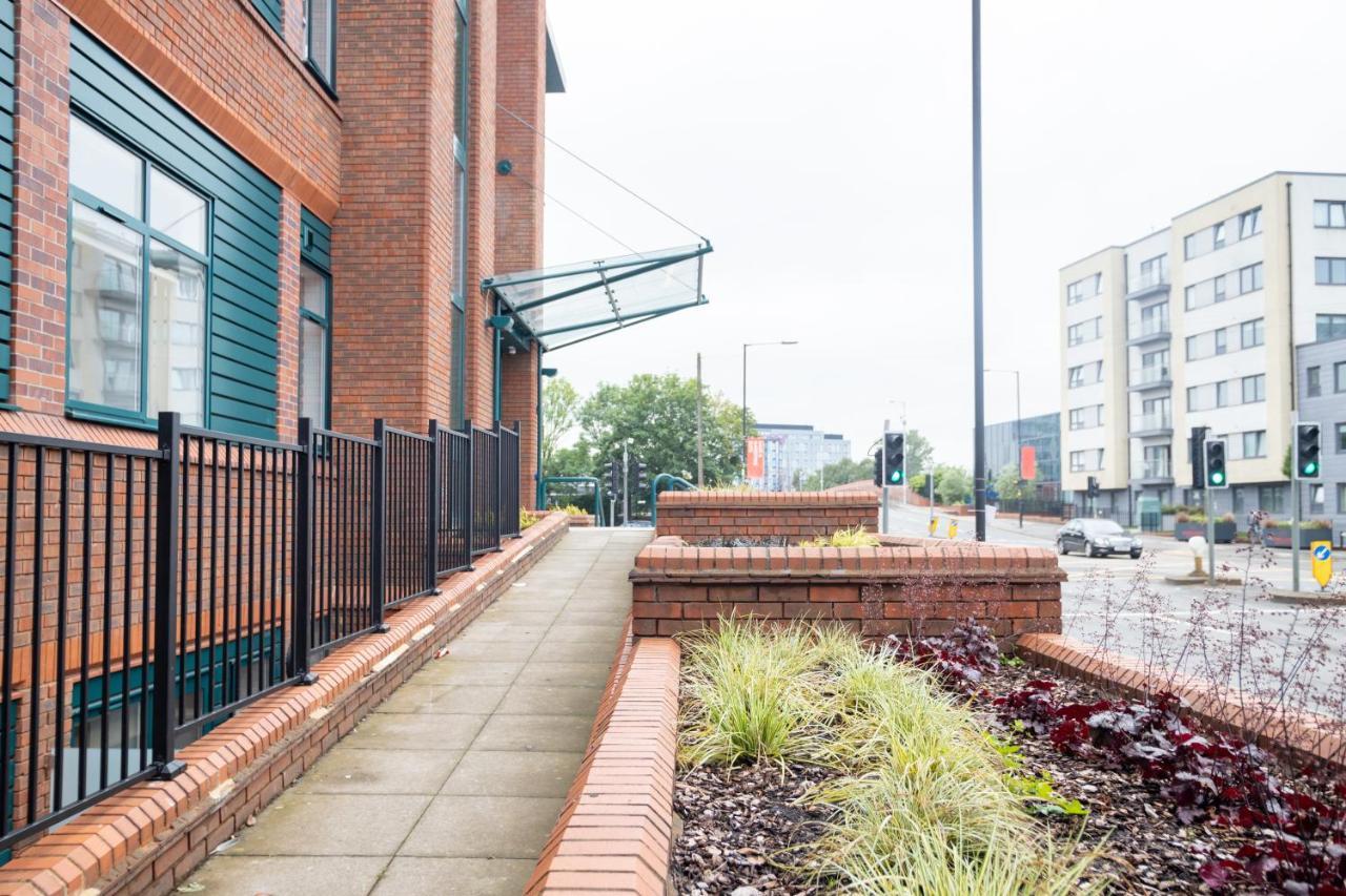 Deluxe Chic 1 2 Bed Apts Near Heathrow Legoland Windsor Slough Villa Exterior foto