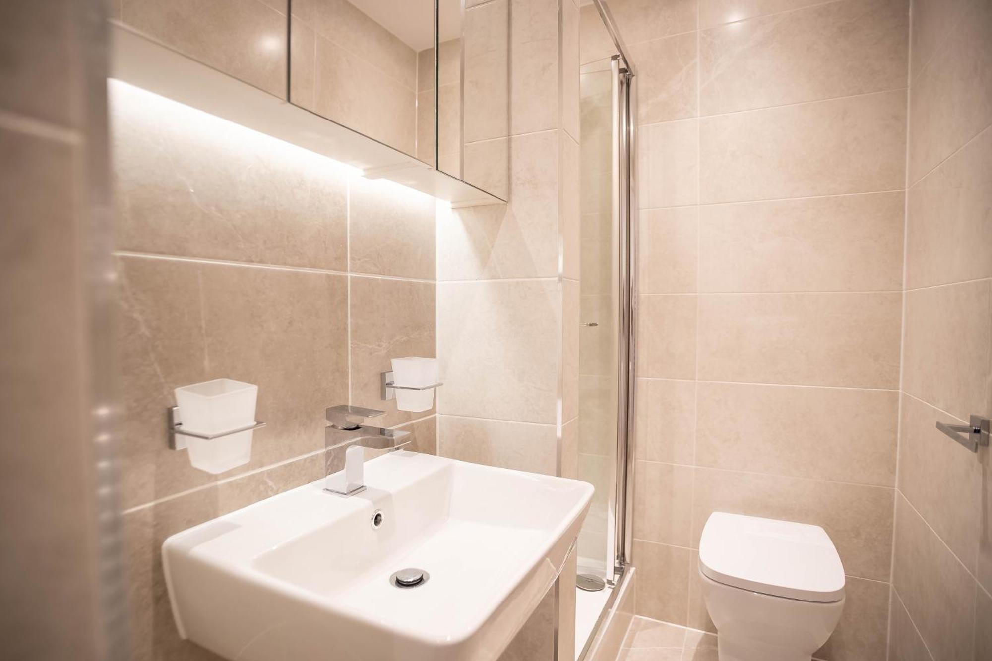 Deluxe Chic 1 2 Bed Apts Near Heathrow Legoland Windsor Slough Villa Exterior foto