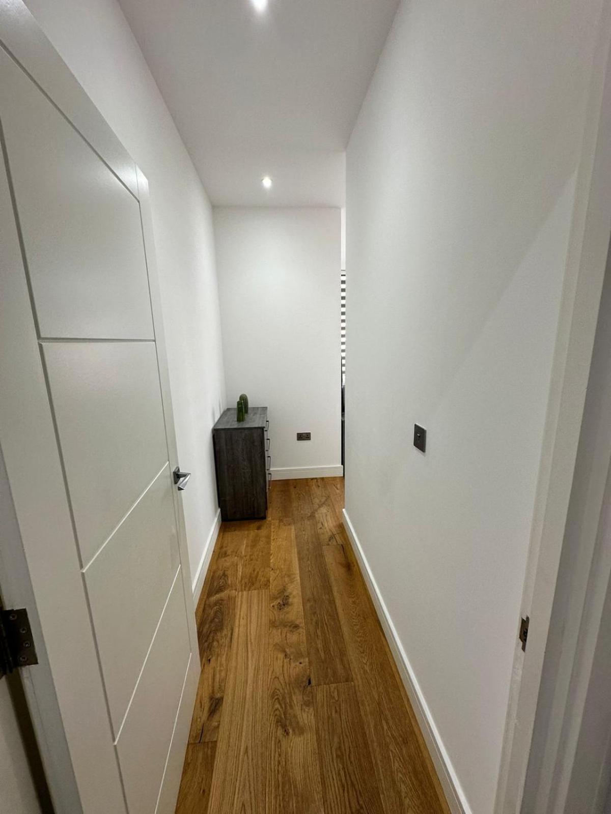 Deluxe Chic 1 2 Bed Apts Near Heathrow Legoland Windsor Slough Villa Exterior foto